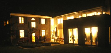 Wohnhaus Düsseldorf (älteste Vikariehaus in Düsselddorf) - Wohnhaus Abends mit Bele Wohnhaus Düsseldorf (älteste Vikariehaus in Düsselddorf)