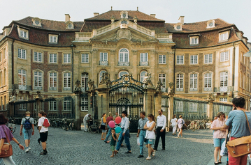 Erbdrostenhof (von HP Erbdrostenhof) Erbdrostenhof (von HP Erbdrostenhof)